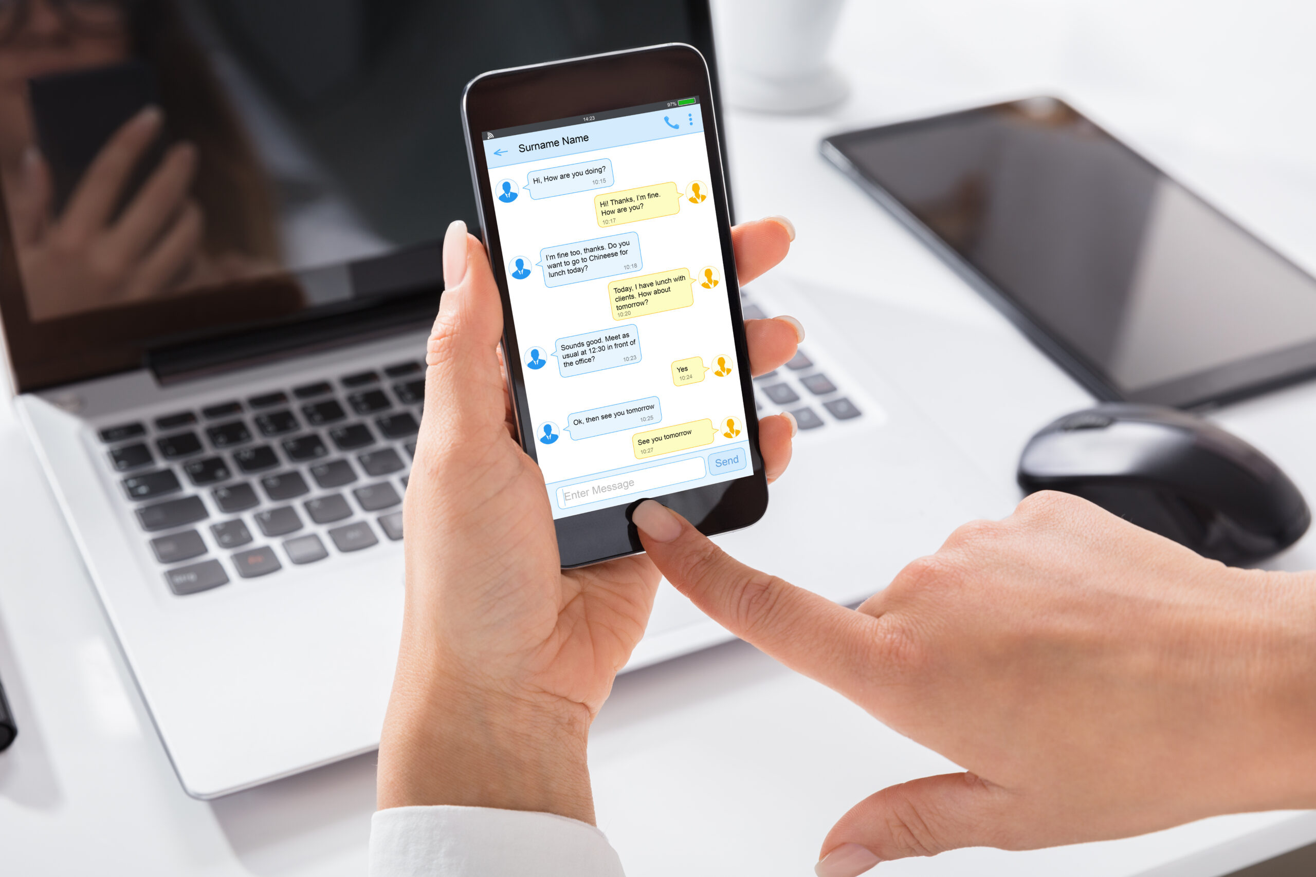 Jak przypomnienia SMS zwiększają zyski gabinetu